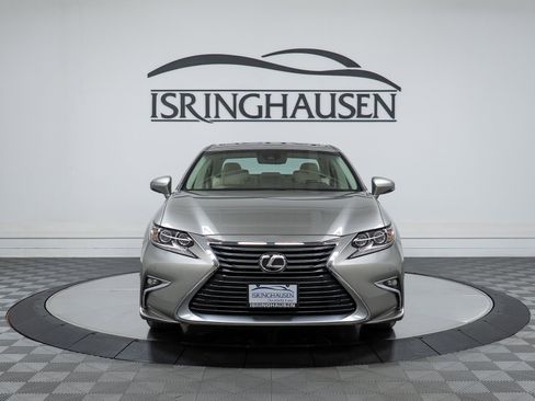 Used 2016 Lexus ES 350 w/ Luxury Package w/Wood Trim image 2