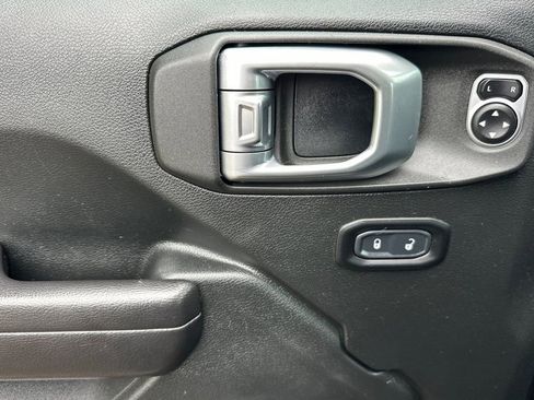 Used 2020 Jeep Gladiator Sport w/ Quick Order Package 24S image 7