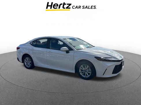 Used 2025 Toyota Camry LE image 1