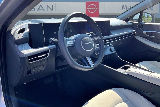 Used 2025 Hyundai Sonata SEL FWD image 17