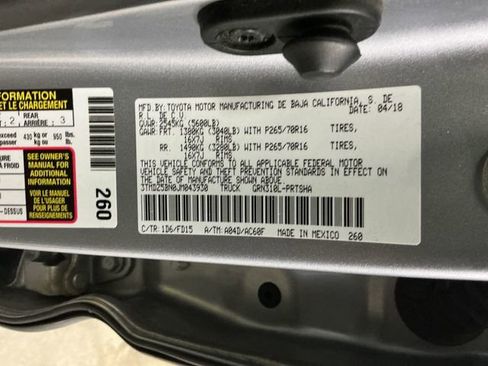 Used 2018 Toyota Tacoma TRD Off-Road image 46