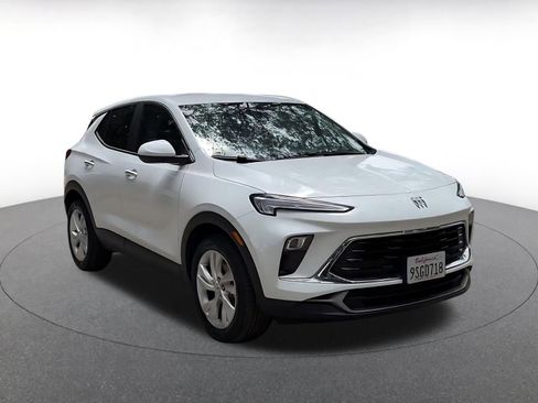 Used 2025 Buick Encore GX Preferred FWD image 3