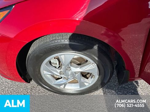 Used 2022 Hyundai Elantra SE image 28