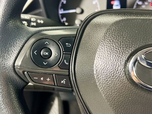 Used 2025 Toyota Corolla LE image 18