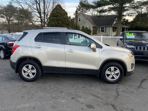 Used 2016 Chevrolet Trax LT w/ LT Convenience Package image 5