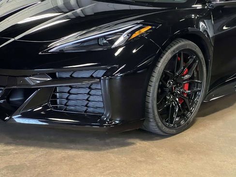 Used 2023 Chevrolet Corvette Z06 w/ Stealth Interior Trim Package RWD image 8
