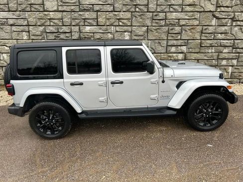 Used 2023 Jeep Wrangler Unlimited Sahara w/ Cold Weather Group image 6