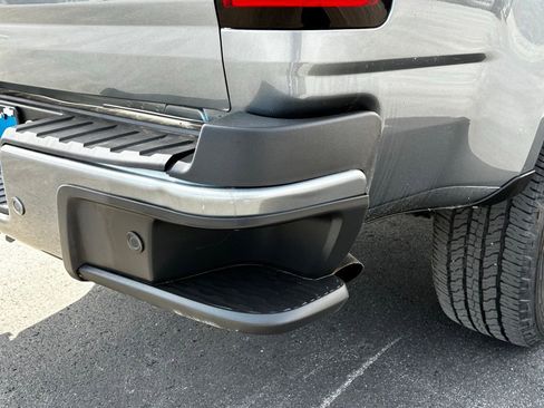 Used 2022 Chevrolet Colorado LT w/ Fleet Safety Package image 12