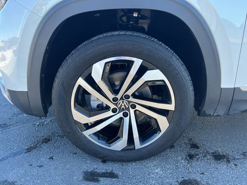 Used 2023 Volkswagen Atlas SEL image 9