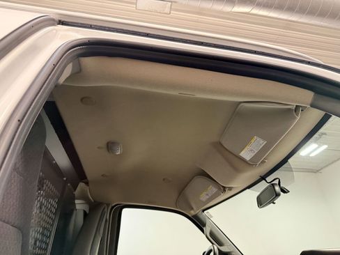 Used 2024 GMC Savana 2500 w/ Driver Convenience Package image 13