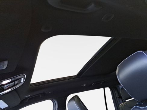 New 2025 Jeep Grand Cherokee L Limited RWD image 30
