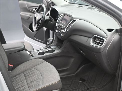 Used 2022 Chevrolet Equinox LT image 10