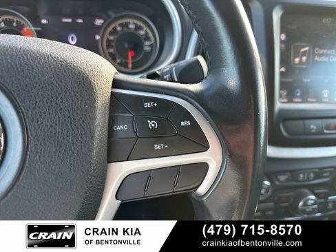 Used 2018 Jeep Cherokee Trailhawk w/ Comfort/Convenience Group image 24