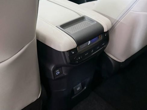 Used 2025 Toyota Grand Highlander image 26