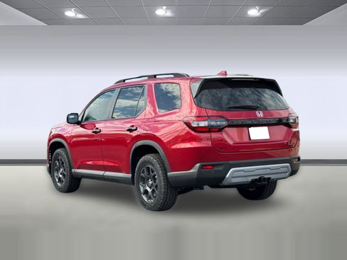 New 2025 Honda Pilot TrailSport image 3
