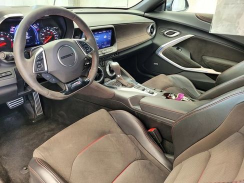 Used 2022 Chevrolet Camaro ZL1 RWD image 18