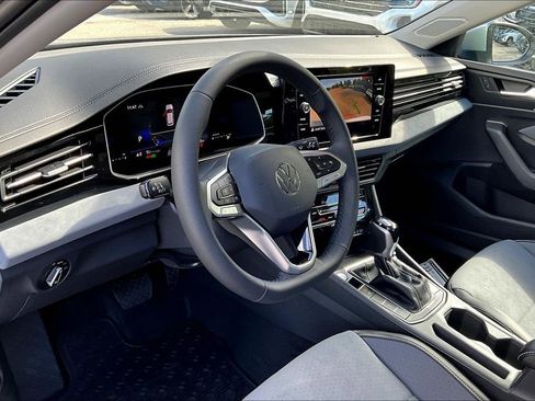 New 2026 Volkswagen Jetta SE FWD image 14