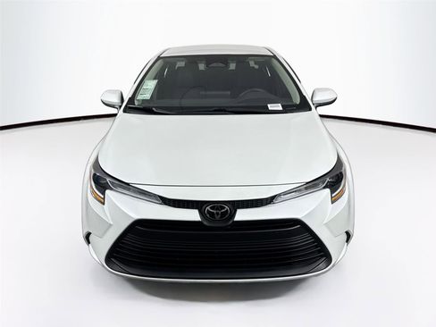 Used 2023 Toyota Corolla LE FWD image 8