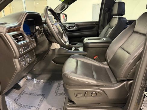 Used 2024 Chevrolet Suburban LT image 10