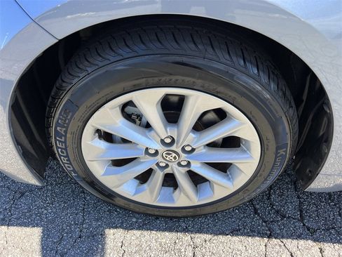 Used 2021 Toyota Corolla XLE image 7