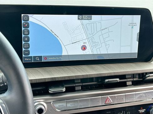 Used 2024 Kia Telluride EX w/ EX Captain's Chair Package image 13