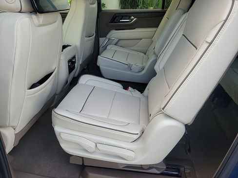 New 2026 GMC Yukon XL Denali w/ Denali Reserve Package AWD/4WD image 11