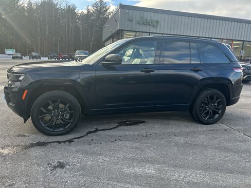 Used 2023 Jeep Grand Cherokee 30th Anniversary image 11