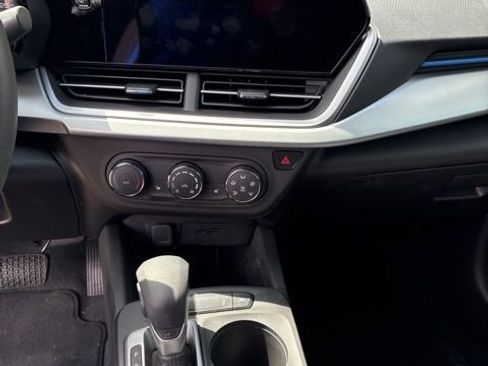 Used 2025 Chevrolet Trax LS w/ LS Convenience Package image 9