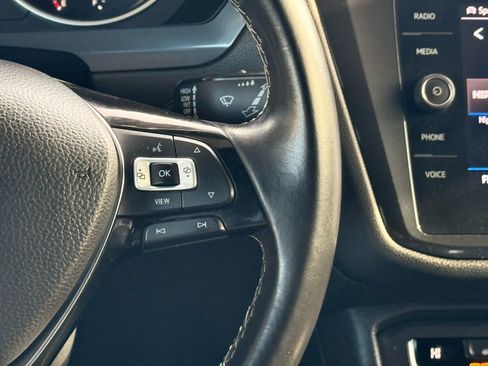 Used 2021 Volkswagen Tiguan SE R-Line image 35