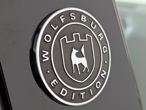 Used 2024 Volkswagen Tiguan Wolfsburg Edition image 28