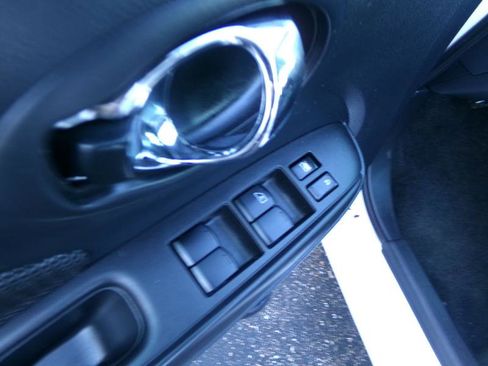 Used 2019 Nissan Versa SV image 10