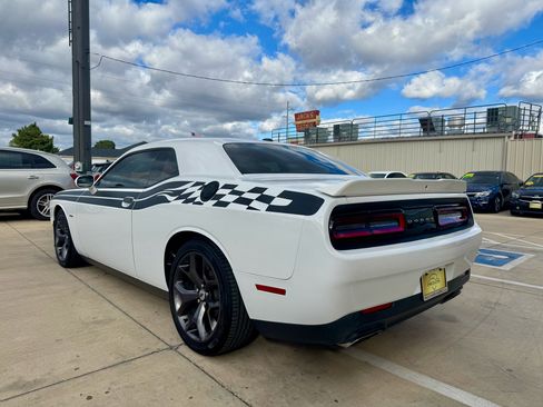 Used 2019 Dodge Challenger R/T image 6