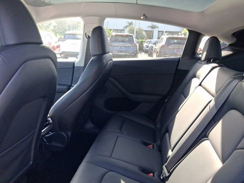Used 2024 Tesla Model Y Long Range AWD/4WD image 7