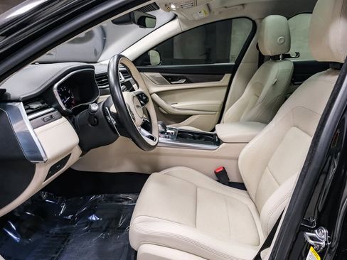 Used 2021 Jaguar XF S image 18