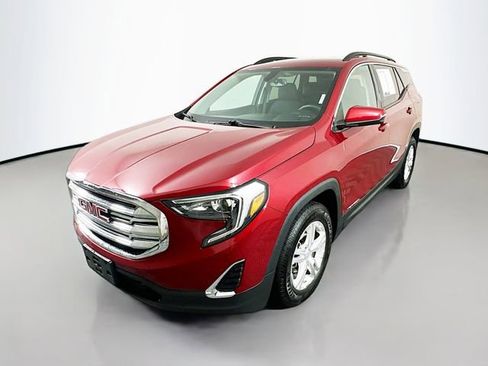 Used 2018 GMC Terrain SLE w/ Driver Convenience Package FWD image 3