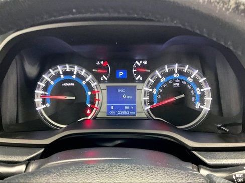 Used 2016 Toyota 4Runner SR5 AWD/4WD image 23