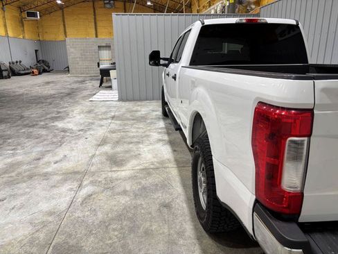 Used 2019 Ford F250 XL w/ Power Equipment Group RWD image 9