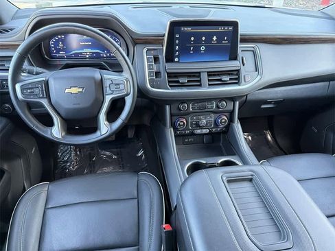 Used 2023 Chevrolet Suburban Premier image 11