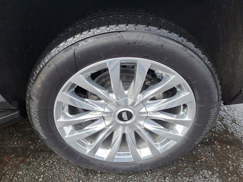 Used 2024 Cadillac Escalade ESV Premium Luxury image 21