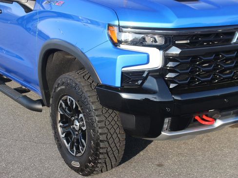 Used 2025 Chevrolet Silverado 1500 ZR2 w/ Technology Package image 9