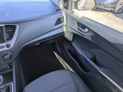 Certified 2021 Hyundai Accent SE image 16