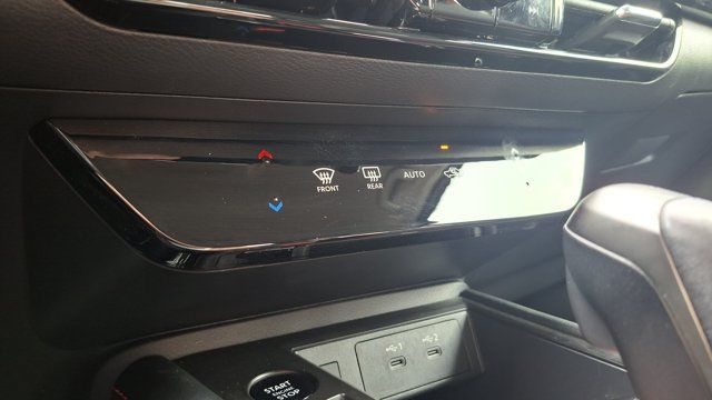 Certified 2025 Nissan Kicks SR FWD image 15