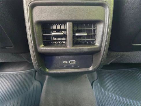 Used 2023 Cadillac XT4 Premium Luxury FWD image 15