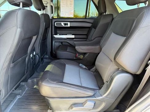 Used 2022 Ford Explorer XLT w/ Class IV Trailer Tow Package image 8