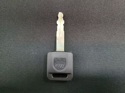 Used 2025 Nissan Versa S w/ Trunk Package FWD image 32