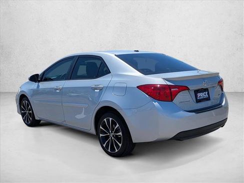 Used 2017 Toyota Corolla SE w/ SE Premium Package FWD image 8