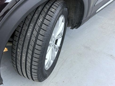 Used 2023 Ford Explorer XLT w/ Equipment Group 202A image 25