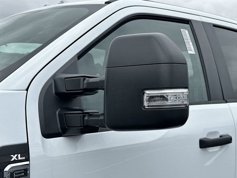 New 2025 Ford F450 XL w/ XL Chrome Package image 23