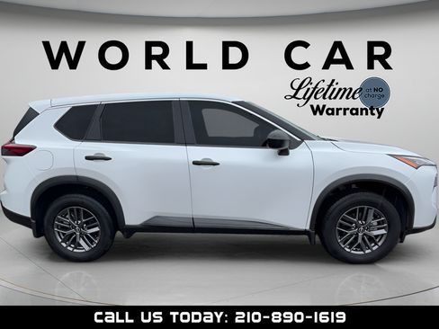 Used 2025 Nissan Rogue S FWD image 2