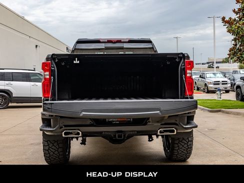Used 2024 Chevrolet Silverado 1500 High Country w/ High Country Premium Package AWD/4WD image 9